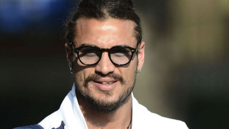 Le mille vite di Osvaldo: addio alla musica e di nuovo in campo