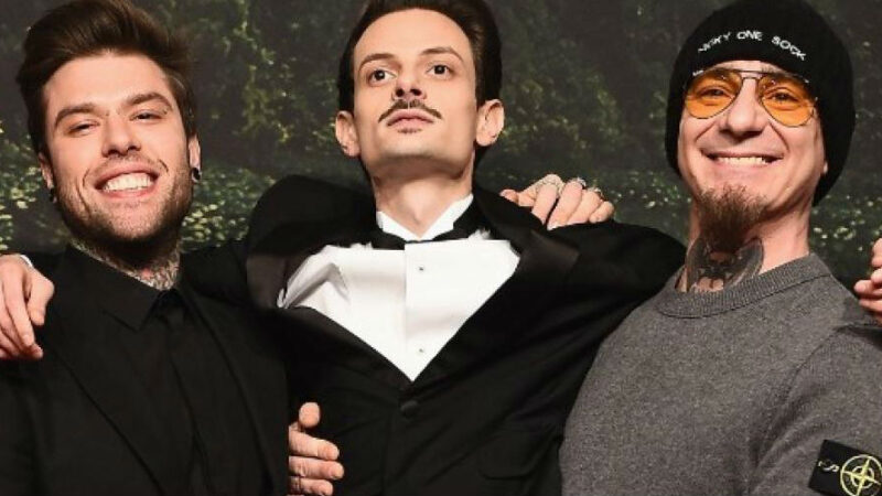 Multa per Fedez dopo aver vietato l’accordo di riservatezza su Rovazzi e J – Ax?