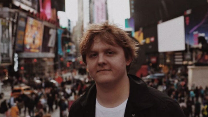Sanremo 2020: il primo ospite internazionale è Lewis Capaldi