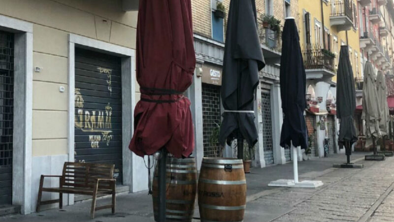 Milano: i bar tornano a tenere aperto dopo le 18