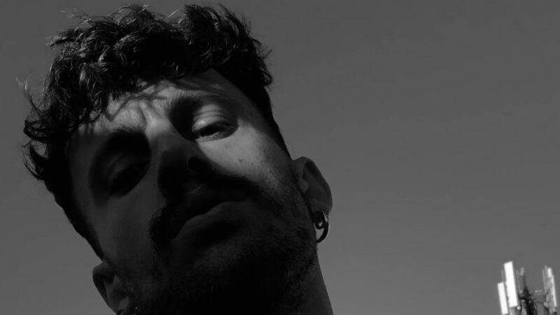 Aiello, il nuovo brano è “Solo (tra i pensieri nostri)”