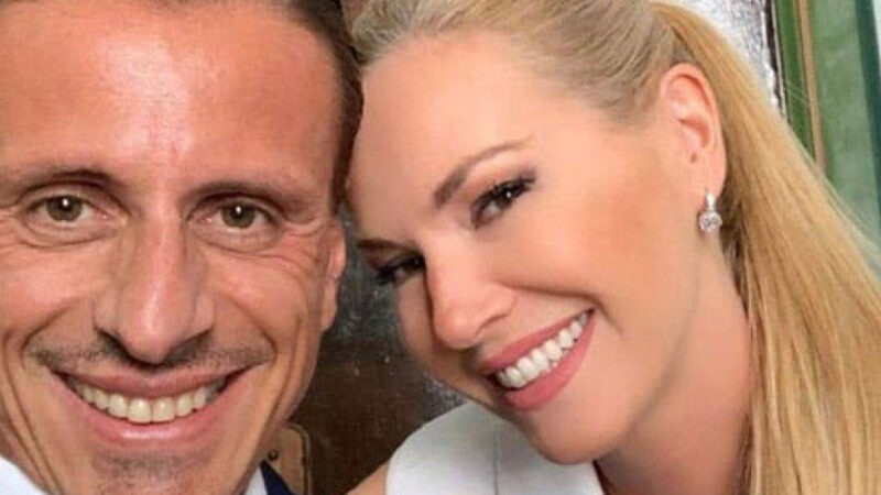 La Panicucci si sposa: gossip sull’abito bianco