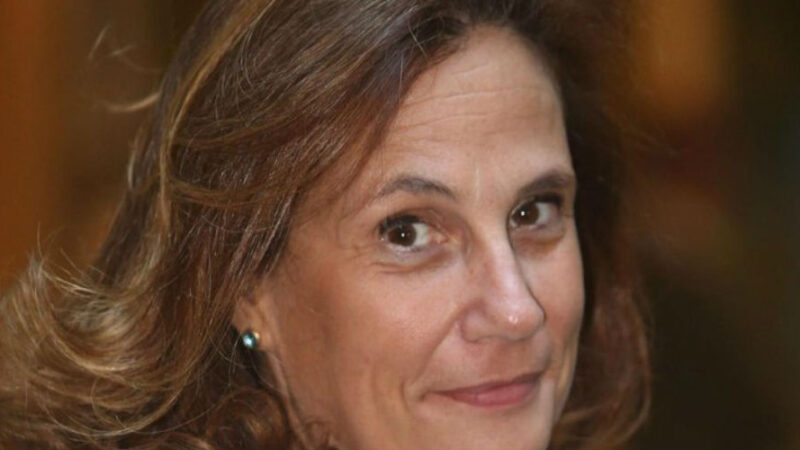 Ilaria Capua: “Bisogna far girare il virus lentamente. Un vaccino non c’è”