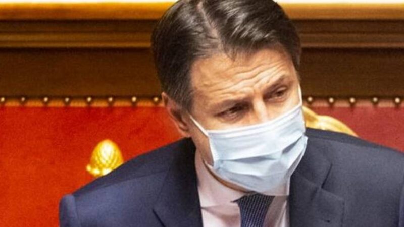 Nuovo decreto, Conte ha firmato: tutte le misure anti Covid in vigore sino al 24 novembre