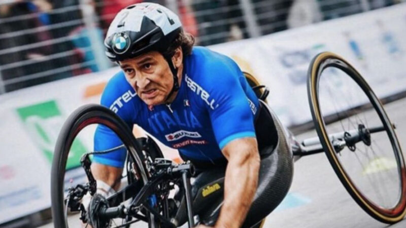 Alex Zanardi compie 54 anni. È ancora ricoverato al San Raffaele