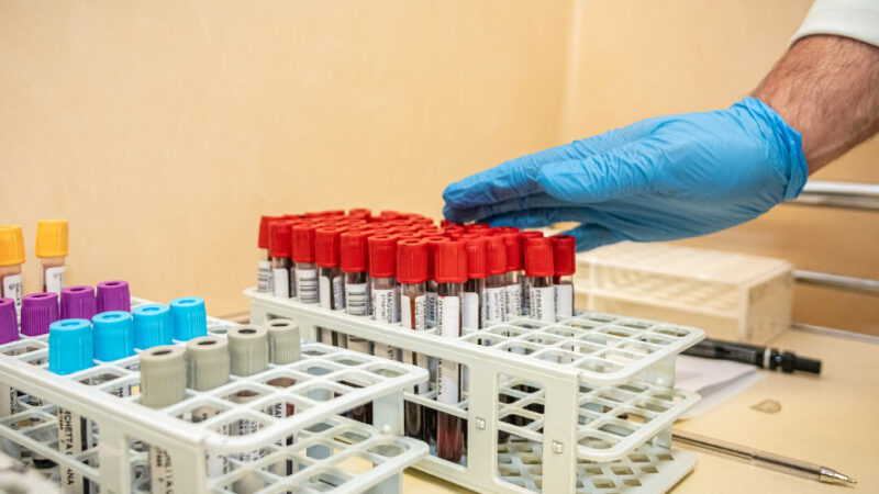 Coronavirus in Italia, il bollettino del 26 novembre: aumentano le morti