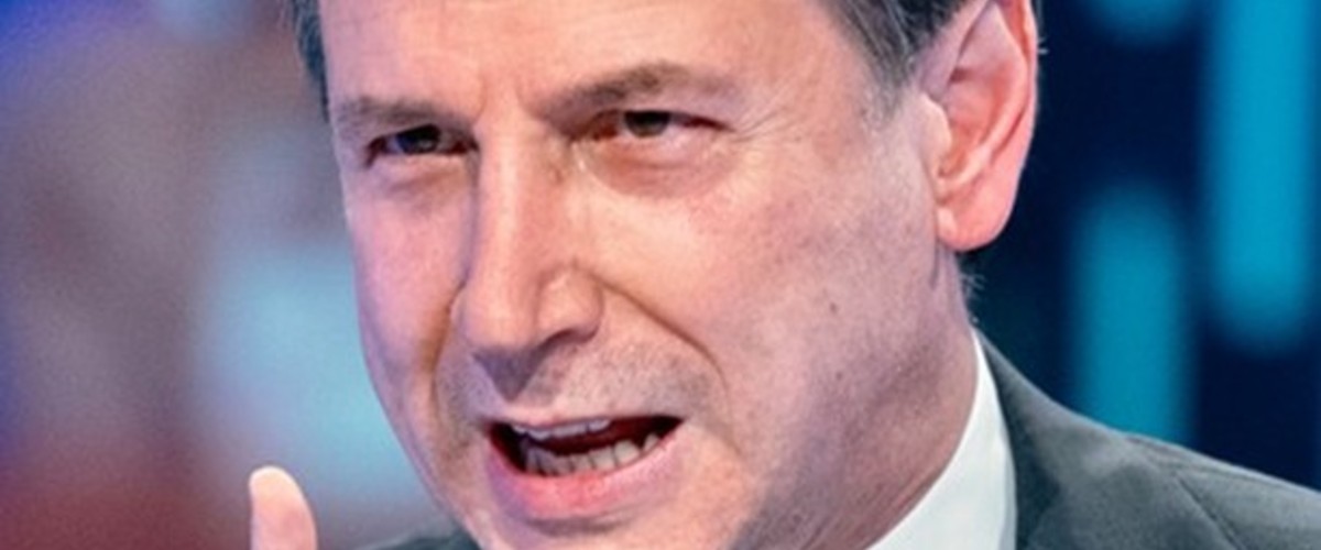 Conte, scorta “prestata” alla fidanzata Olivia Paladino: Indaga la Procura di Roma