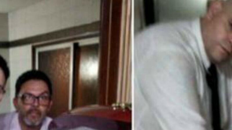 Argentina: selfie con la salma di Maradona