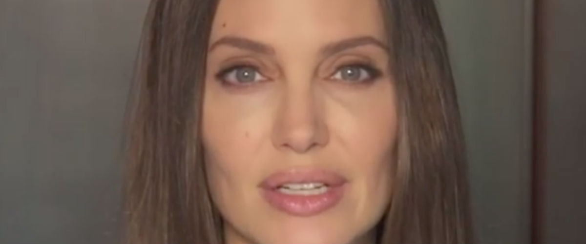 L’appello di Angelina Jolie: “Attenti alle violenze di genere anche a Natale”