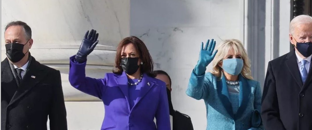 USA, i look scelti nel giorno dell’insediamento di Biden dalla moglie Jill e da Kamala Harris