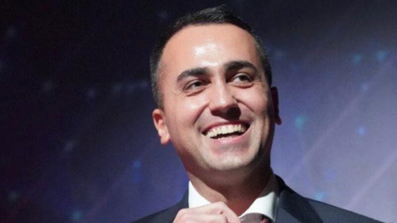 Di Maio, scivolone di grammatica: la rete non perdona
