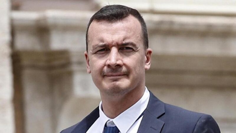Rocco Casalino da Lilli Gruber: “Ho fatto fatica ad accettare la mia omosessualità”
