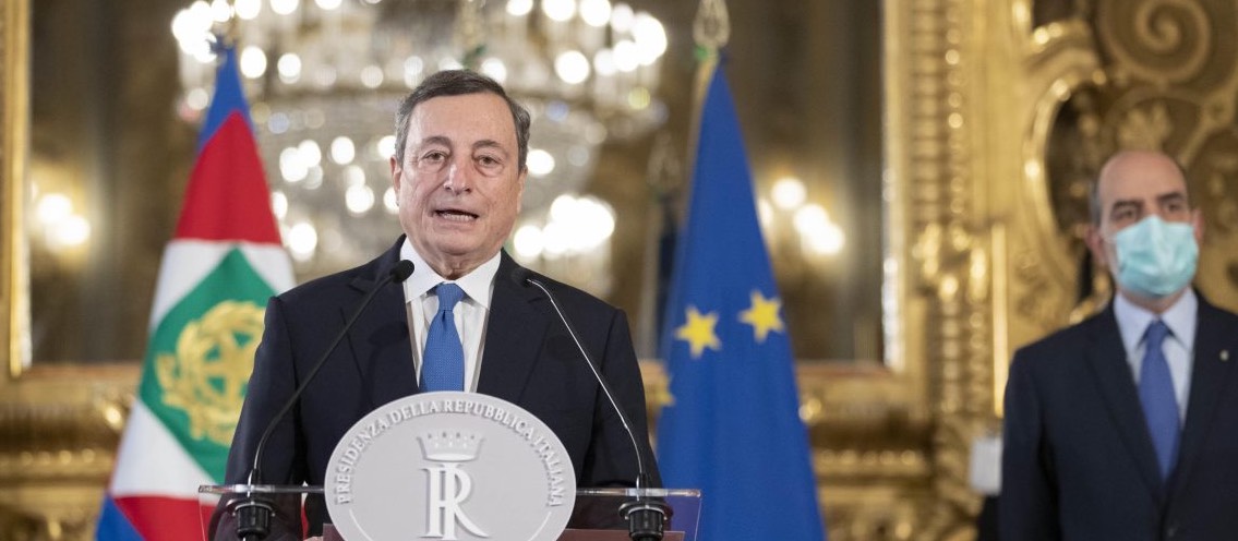 Il Premier Draghi: “Chiedo a tutti di rispettare il proprio turno di vaccinazione”