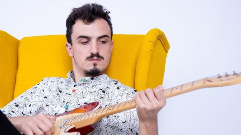 Sanremo 2021, la nuova proposta Folcast e la sua “Scopriti”: testo e significato