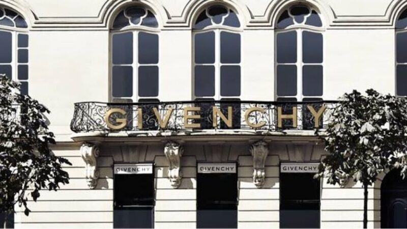 Givenchy ha presentato a Parigi la nuova collezione FW 21-22