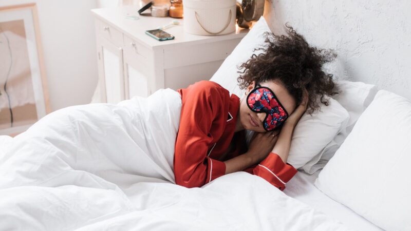 Giornata Mondiale del Sonno: 5 prodotti e accessori beauty per migliorare il sonno e contrastare lo stress da Covid-19