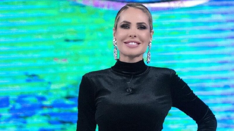 Isola dei Famosi, secondo appuntamento: 4 naufraghi pronti a sbarcare