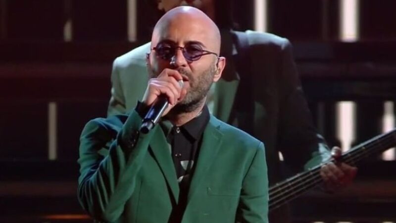 Sanremo 2021, incidenti della terza serata: dalla gaffe di Amadeus ai problemi tecnici