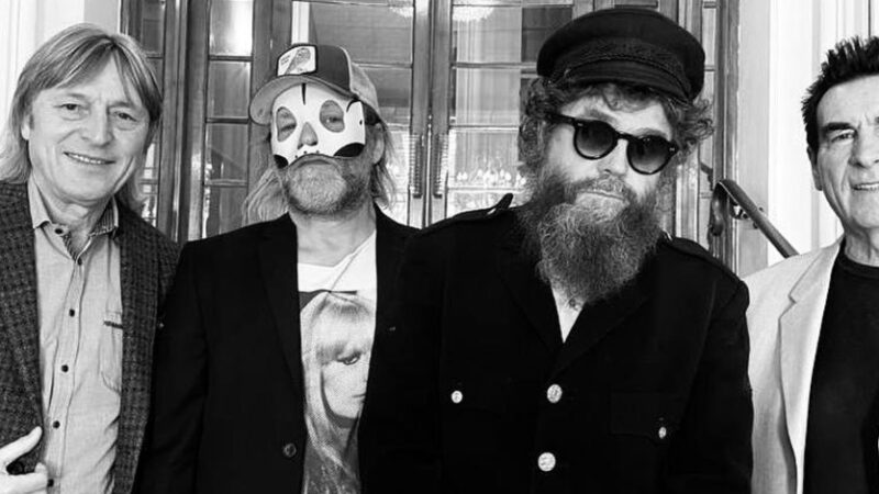 Sanremo 2021, Extraliscio e Davide Toffolo: “Bianca luce nera”, testo e significato