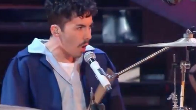 Sanremo, Fulminacci canta Jovanotti e su twitter Lorenzo lo apprezza