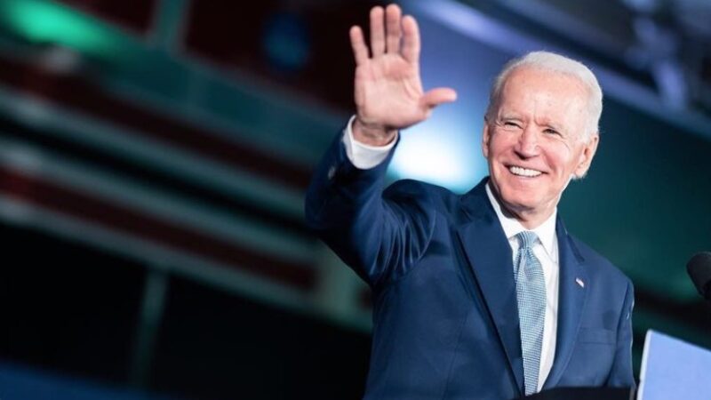 Vaccini il piano di Biden: “Condivideremo le dosi in più”