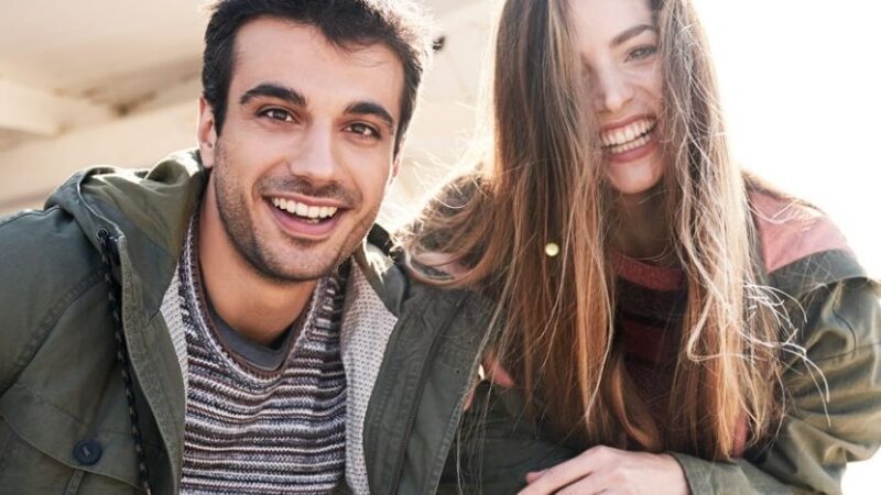 Aurora Ruffino e Gianmarco Saurino nella campagna pubblicitaria Sisley