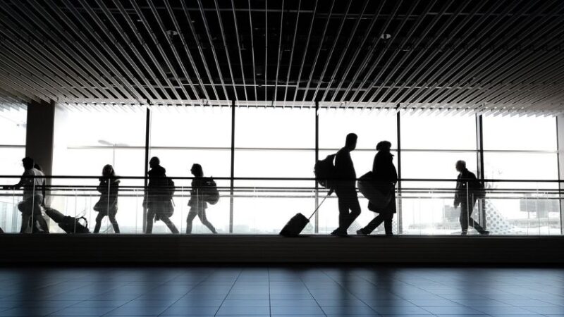 VIAGGI ALL’ESTERO: TAMPONE E QUARANTENA OBBLIGATORI PER L’ITALIA