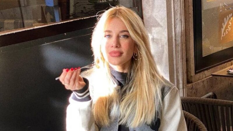Su Instagram: Clizia Incorvaia dorme da sola, ma zittisce le malelingue