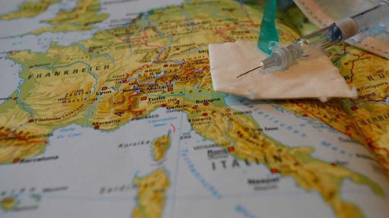 AstraZeneca, i decessi dopo il vaccino. Le autopsie: nessuna correlazione