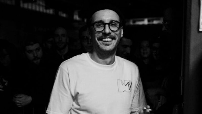 Willie Peyote sul palco dell’Ariston porta la musica Indie italiana