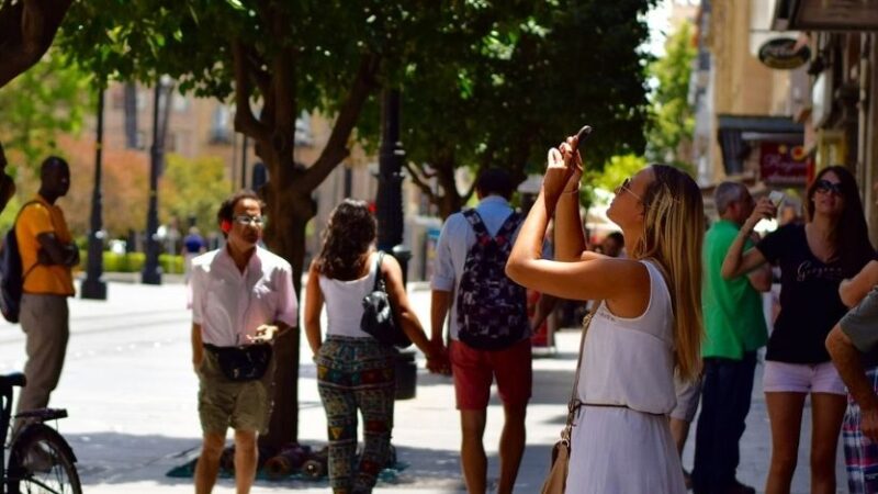 Coprifuoco, uso delle mascherine e indice Rt, quali sono le nuove ipotesi