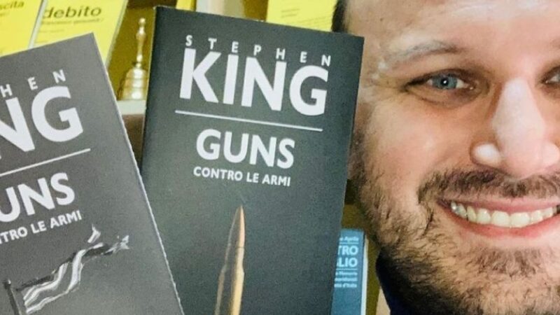 ‘Guns. Contro le armi’, è uscito in Italia il libro di Stephen King