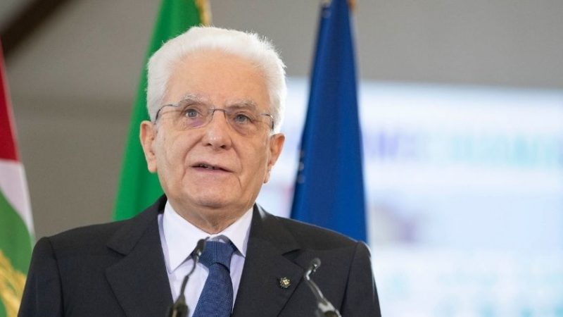 Mattarella bacchetta Fico e Casellati: “troppi emendamenti estranei”