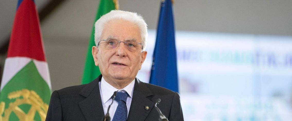 Mattarella bacchetta Fico e Casellati: “troppi emendamenti estranei”