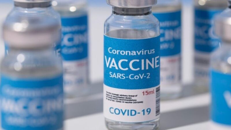 Variante Omicron, Locatelli: “i vaccinati sono protetti largamente”