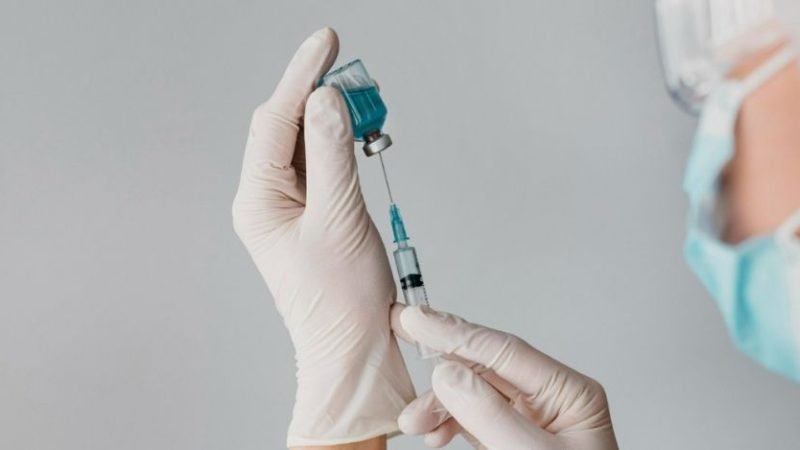 Vaccini, dopo 5 mesi la protezione scende al 39%, opportuna la terza dose