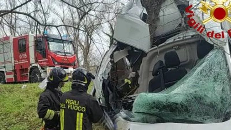 Ancona, 16enne muore mentre sta svolgendo uno stage