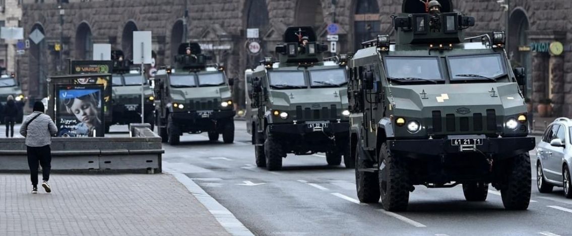 Guerra Russia-Ucraina, il terzo giorno si apre sotto i bombardamenti