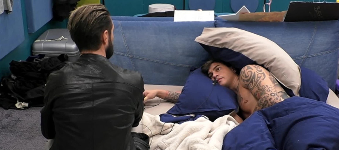 Alex Belli supporta Alessandro dopo aver ricevuto un provvedimento disciplinare