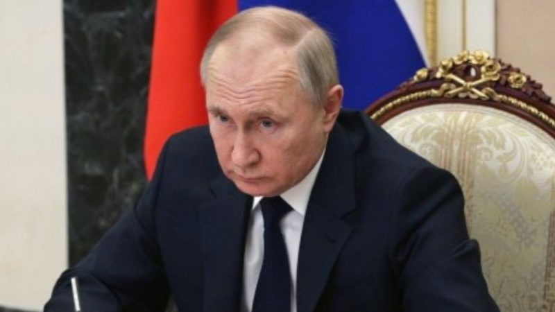 Vladimir Putin ha il cancro? Questo spiegherebbe alcuni comportamenti