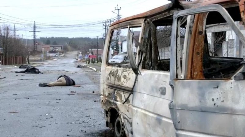 Guerra in Ucraina, prove di torture, stupri su minori e nuove fosse comuni