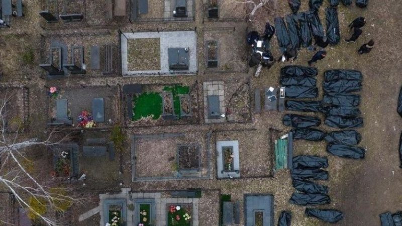 Massacro di Bucha, gli ordini ai soldati: «Prima li interrogate, poi li uccidete»