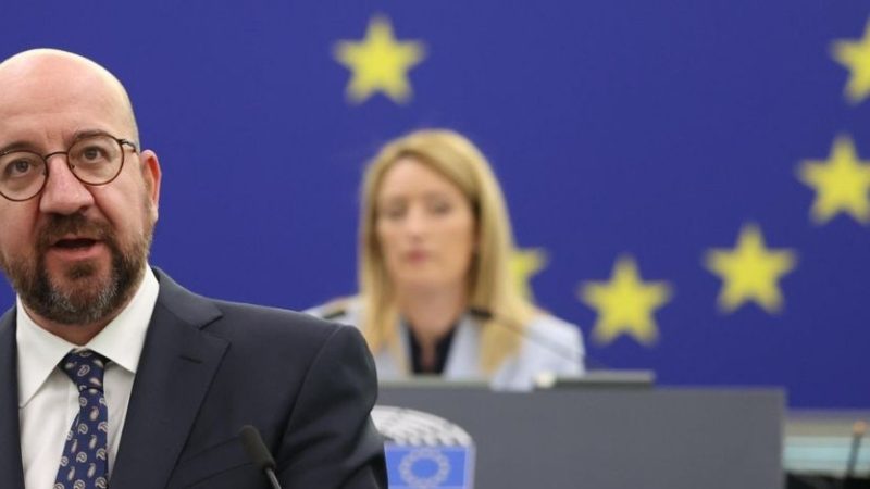 Michel ai soldati russi: “se non volete essere dei criminali, lasciate le armi”