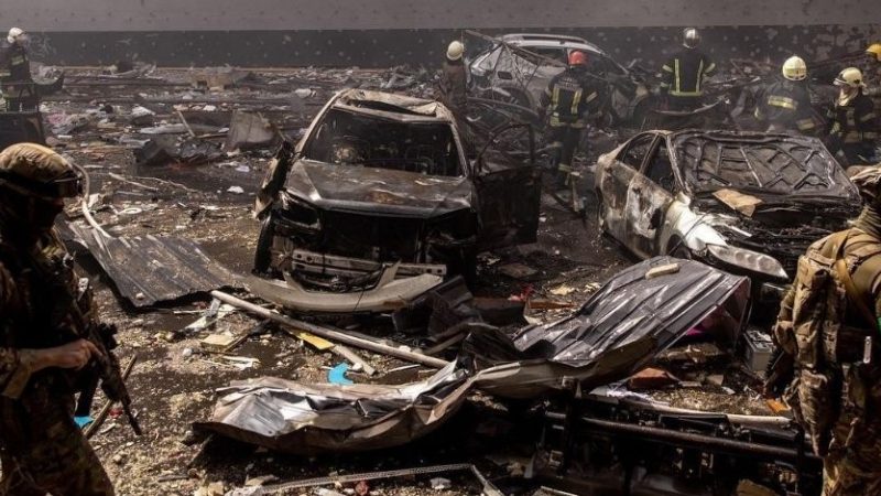 Putin annulla l’assalto all’acciaieria Azovstal di Mariupol, “é inopportuna”