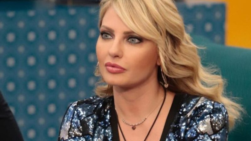 Manila Nazzaro riabbraccia un’ex gieffina in Campidoglio e svelano il motivo (VIDEO)