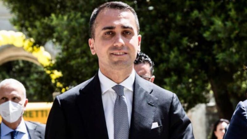 Luigi Di Maio lascia il M5S, le reazioni di Conte e Toninelli