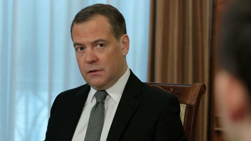Medvedev minaccia: “Terza guerra mondiale se Nato entra in Crimea”