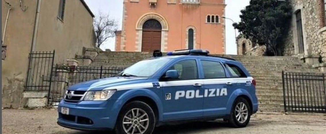 Treviso, bambina cade dal balcone: passante la prende al volo