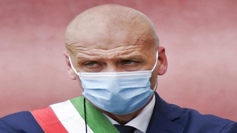 Pozzuoli, indagato l’ex sindaco Figliolia: l’accusa