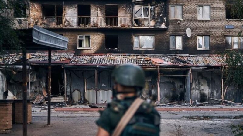 Indagato il primo italiano per essere andato a combattere in Ucraina 